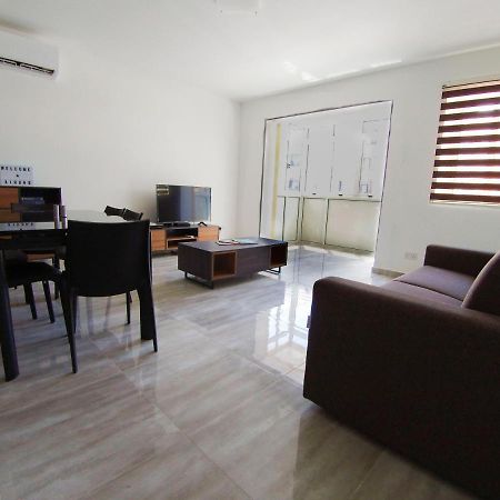 F7 Room 2, Private Bedroom Two Single Beds Shared Bathroom In Shared Flat Msida Luaran gambar