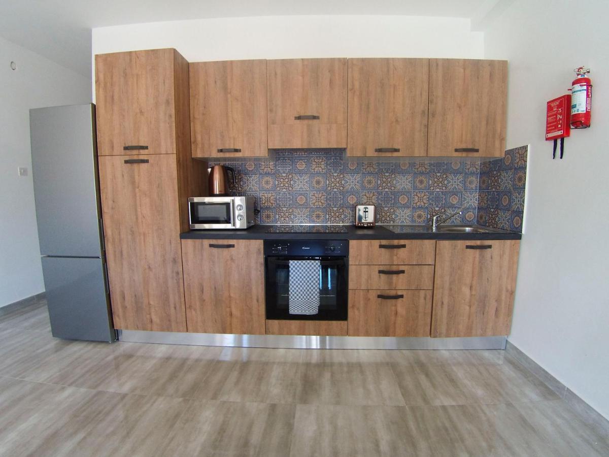 F7 Room 2, Private Bedroom Two Single Beds Shared Bathroom In Shared Flat Msida Luaran gambar