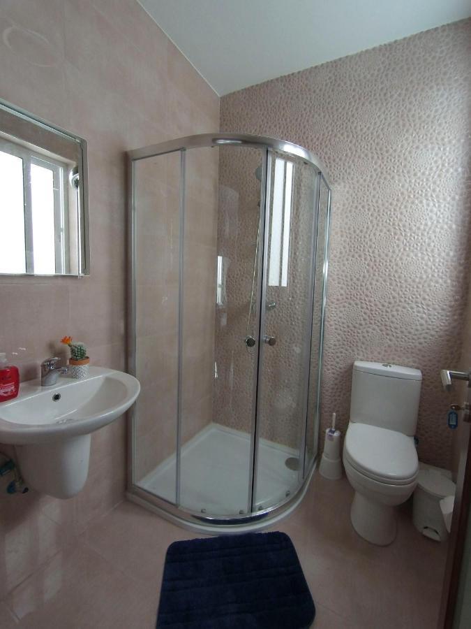 F7 Room 2, Private Bedroom Two Single Beds Shared Bathroom In Shared Flat Msida Luaran gambar