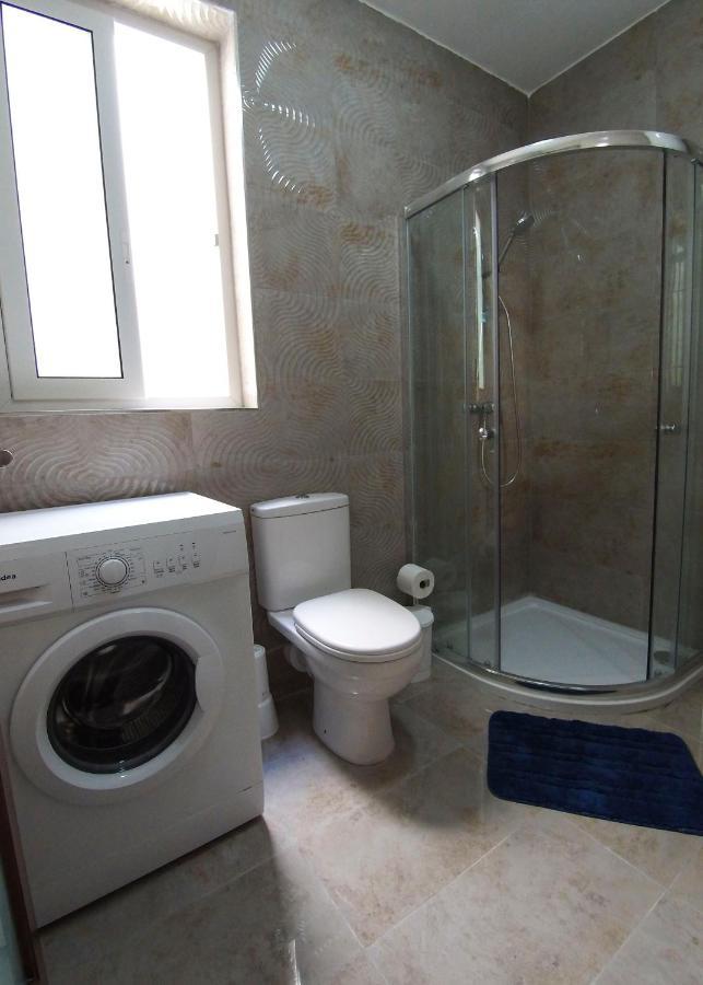 F7 Room 2, Private Bedroom Two Single Beds Shared Bathroom In Shared Flat Msida Luaran gambar